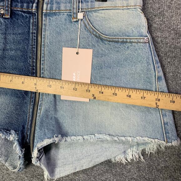 NWT REVICE Women's Yin Yang Two Tone Denim Zippered Raw Hem Shorts‎ Size 27 - Picture 8 of 11